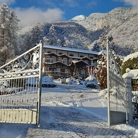 Hotel Ristorante Scoiattolo Sporminore エクステリア 写真