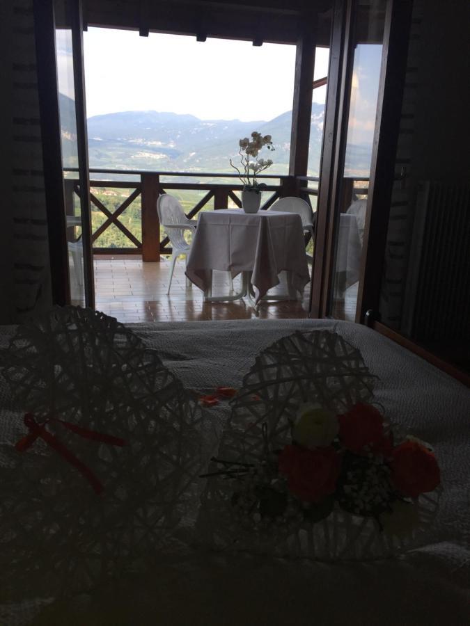 Hotel Ristorante Scoiattolo Sporminore エクステリア 写真