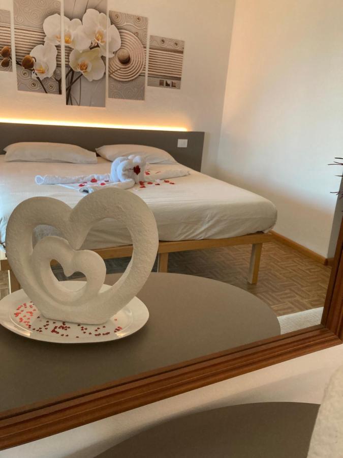 Hotel Ristorante Scoiattolo Sporminore エクステリア 写真
